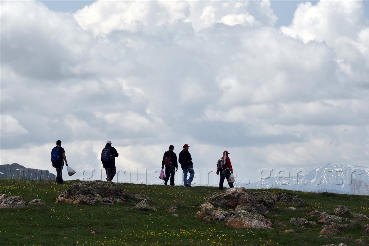 Gümüşhaneli Dağcılar Göller Bölgesine Yürüdü 38