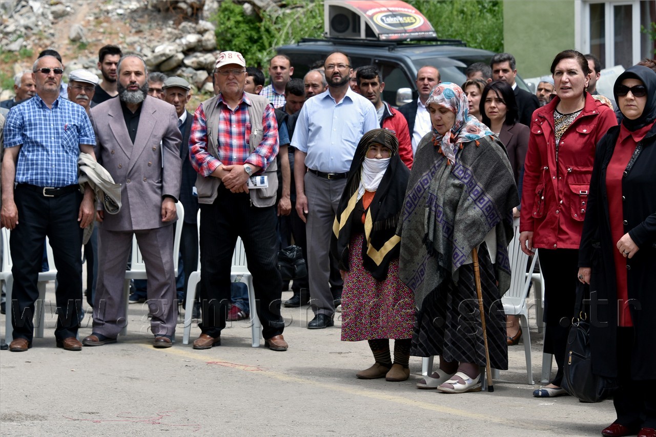 Gümüşhane’de modern pazaryeri projesine ilk kazma vuruldu 10