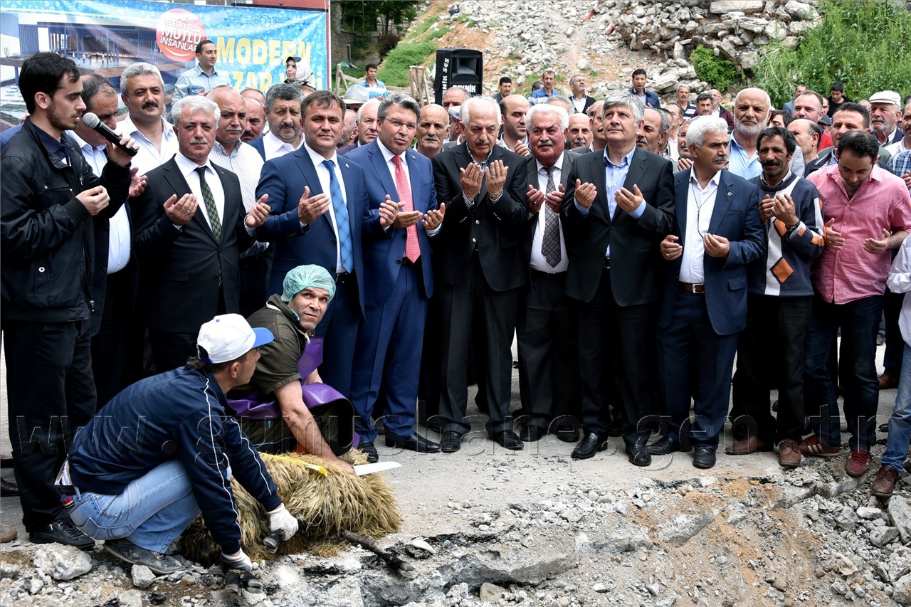 Gümüşhane’de modern pazaryeri projesine ilk kazma vuruldu 18