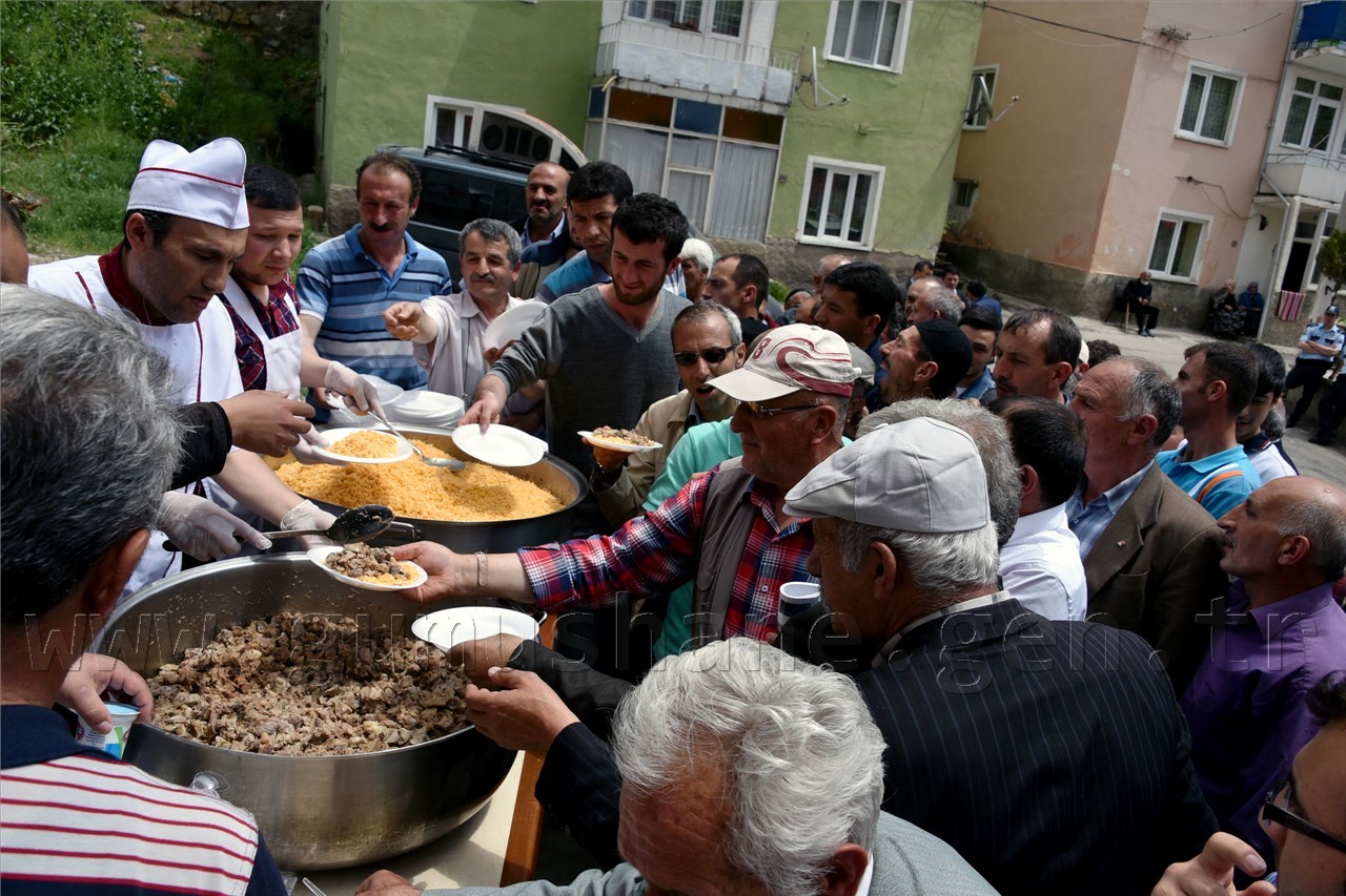 Gümüşhane’de modern pazaryeri projesine ilk kazma vuruldu 20