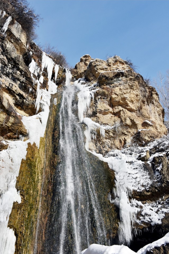 Gümüşhane'de buzdan şelaleler oluştu 13