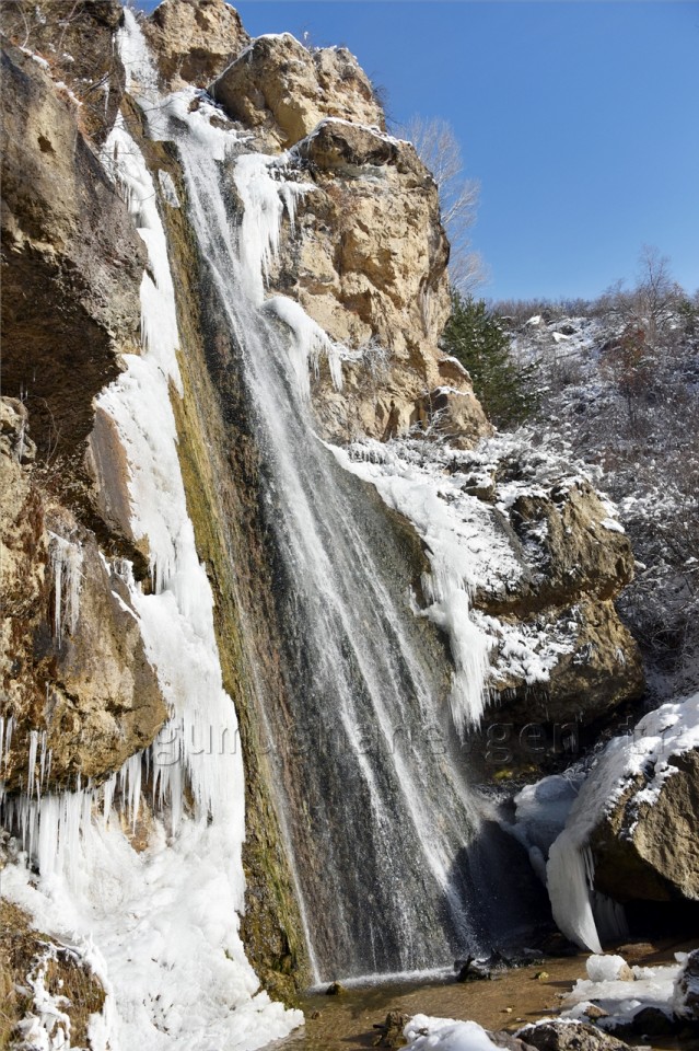 Gümüşhane'de buzdan şelaleler oluştu 5