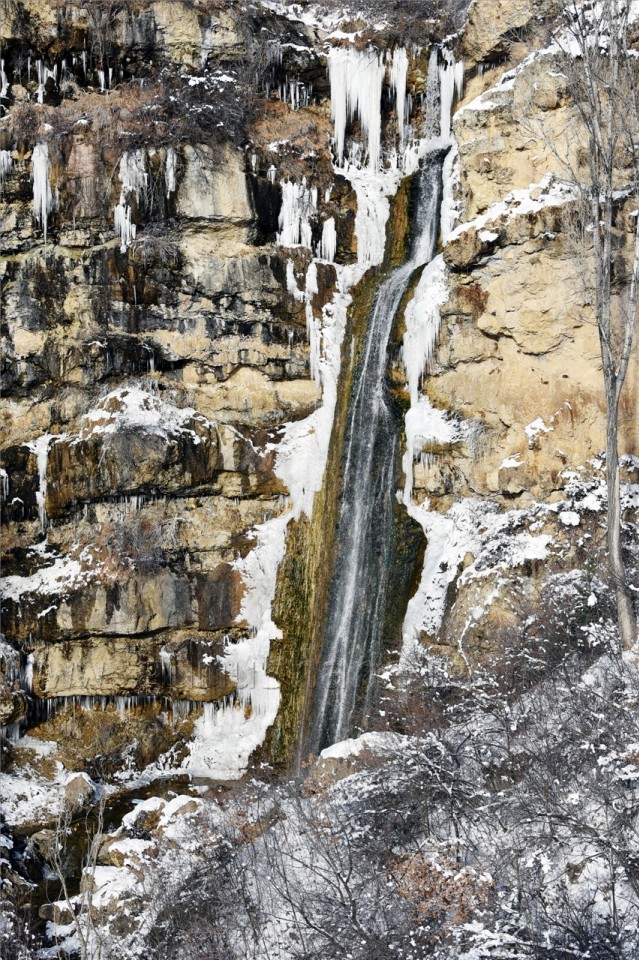 Gümüşhane'de buzdan şelaleler oluştu 11