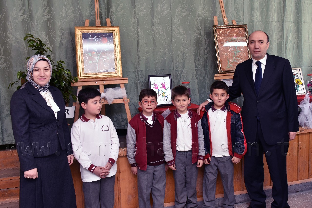 Minik öğrencilerden ebru ve vitray sergisi 4