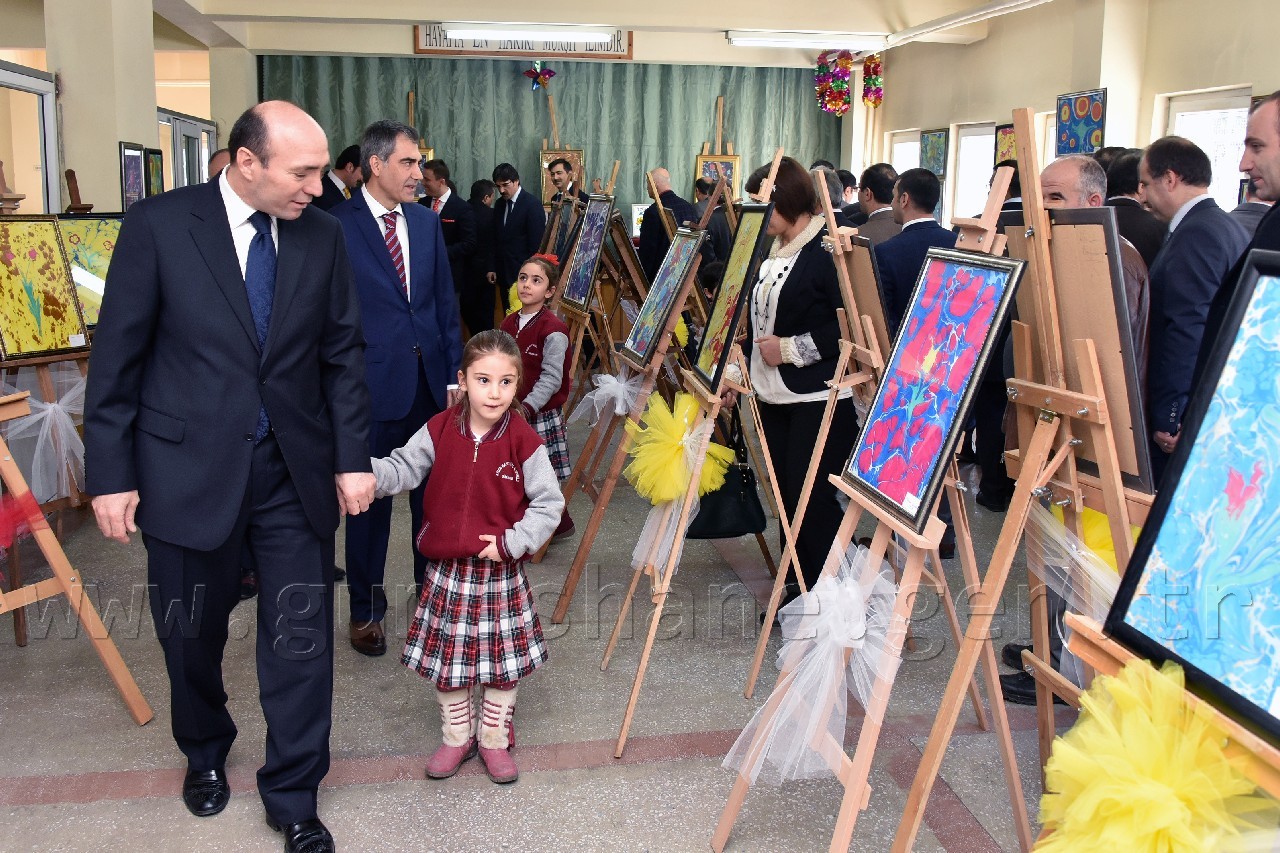 Minik öğrencilerden ebru ve vitray sergisi 6