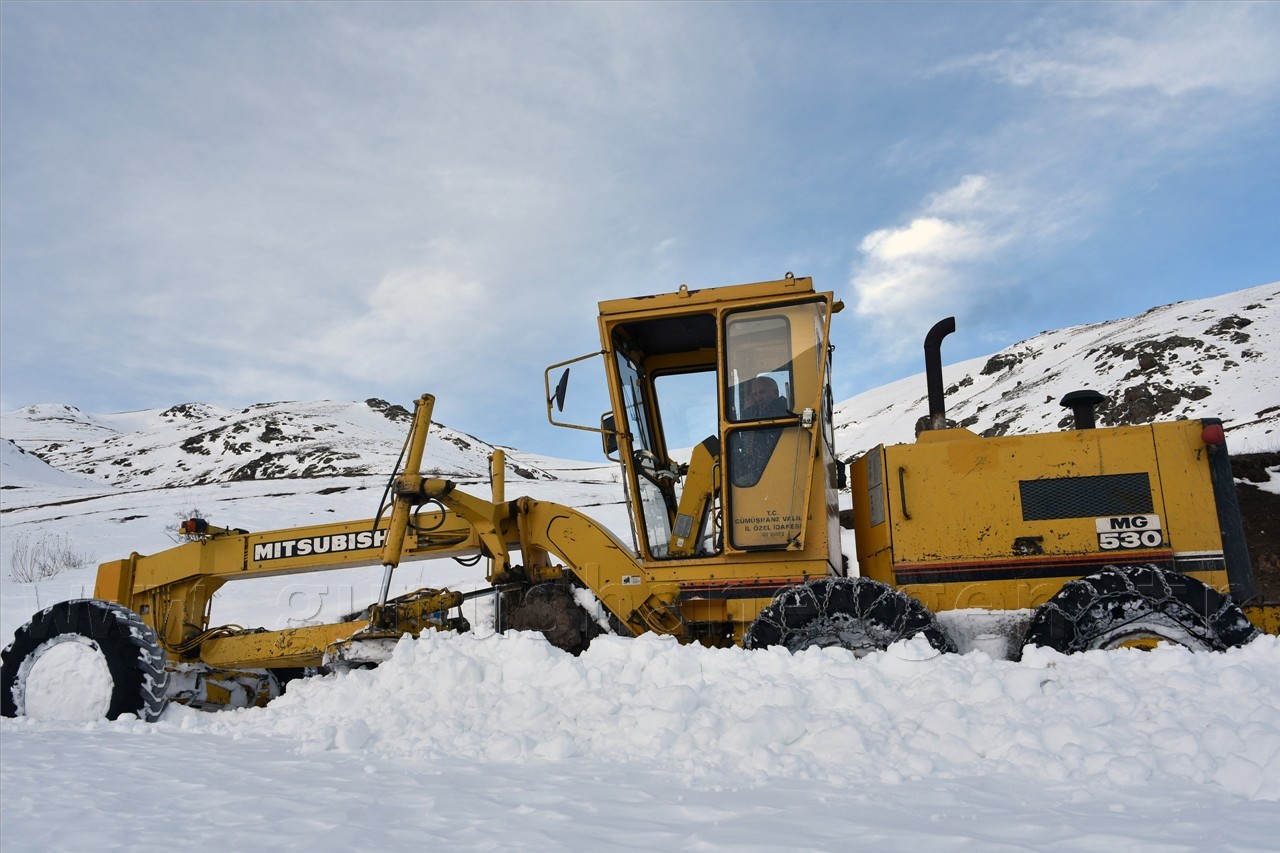 Gümüşhane’de köy yolları ulaşıma açıldı 1
