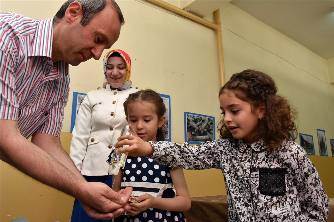 Minik öğrencilerden sergi 2