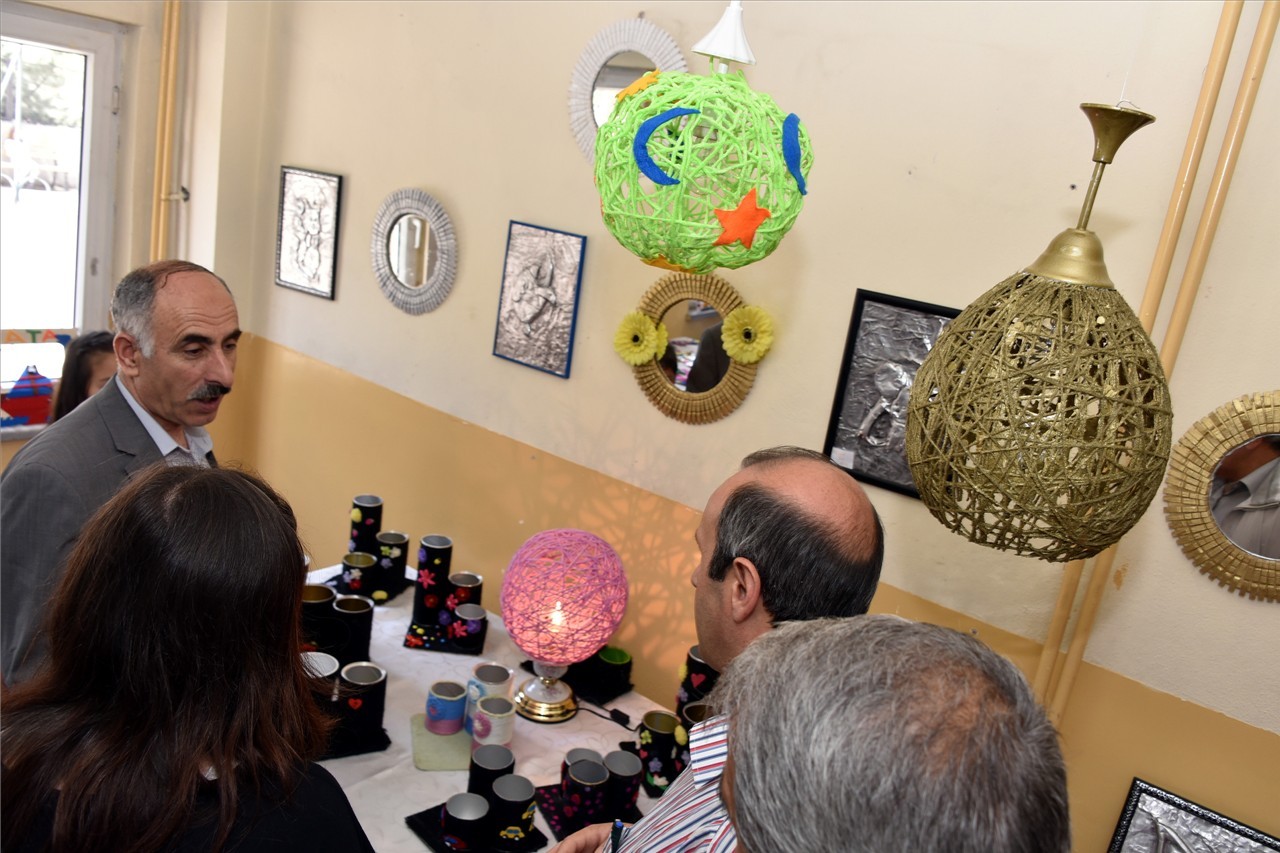 Minik öğrencilerden sergi 4