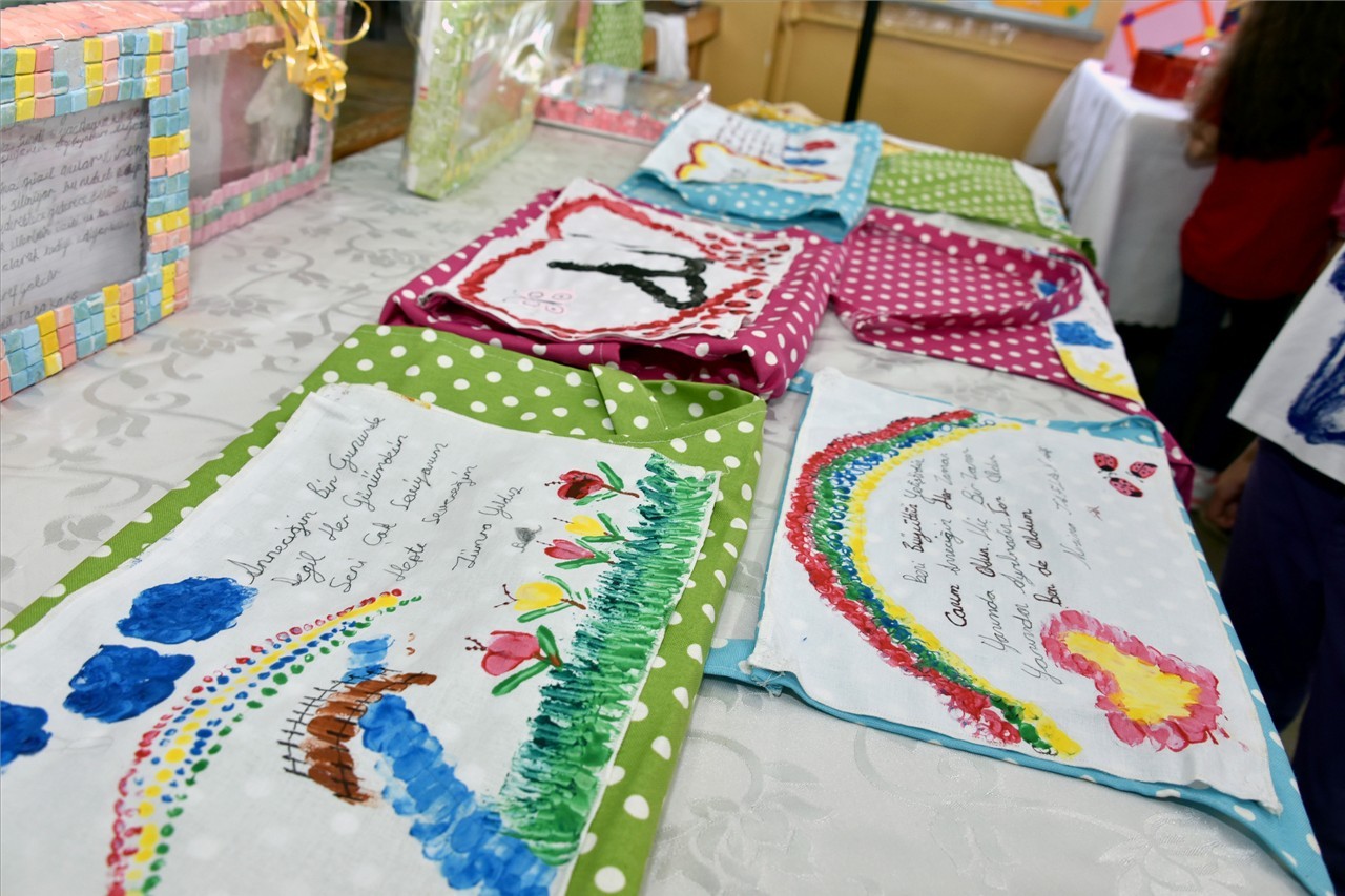 Minik öğrencilerden sergi 10