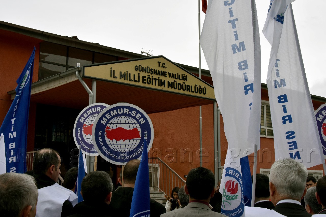 Eğitim-Bir-Sen’den ek ders, nöbet ve fazla çalışma için imza kampanyası 3