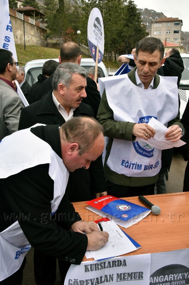 Eğitim-Bir-Sen’den ek ders, nöbet ve fazla çalışma için imza kampanyası 6