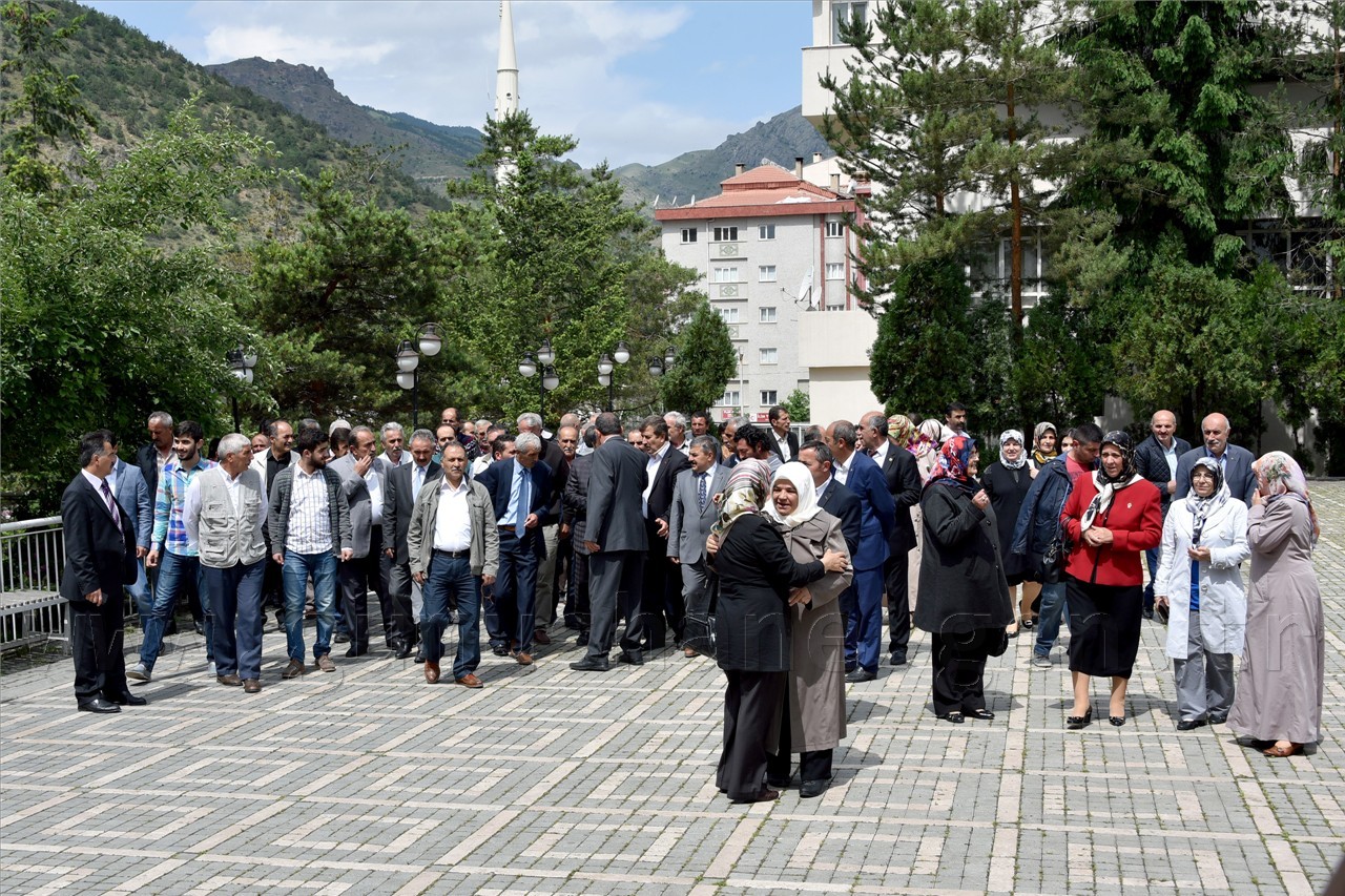 Canlı mazbatasını aldı 5