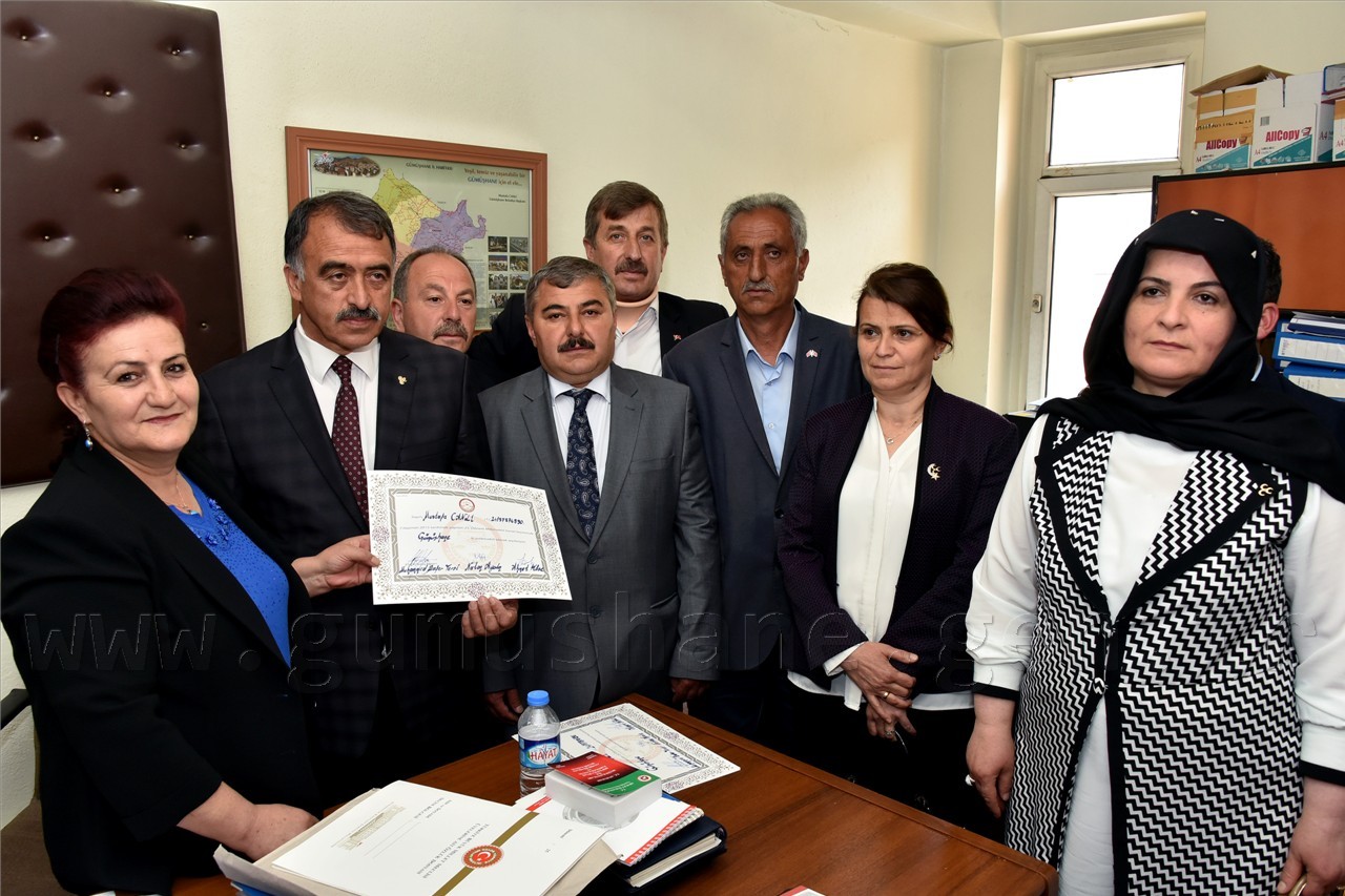 Canlı mazbatasını aldı 8