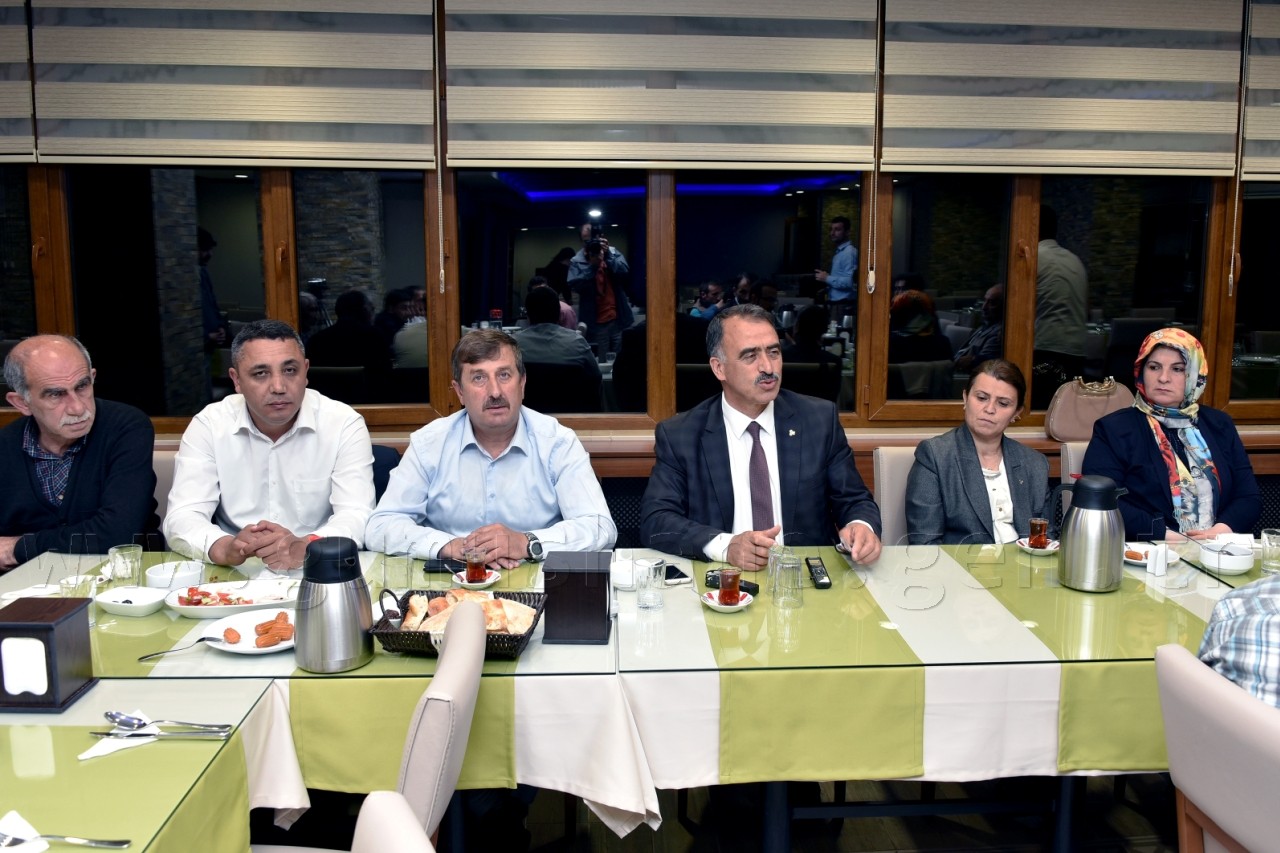 Milletvekili Canlı basınla buluştu 5