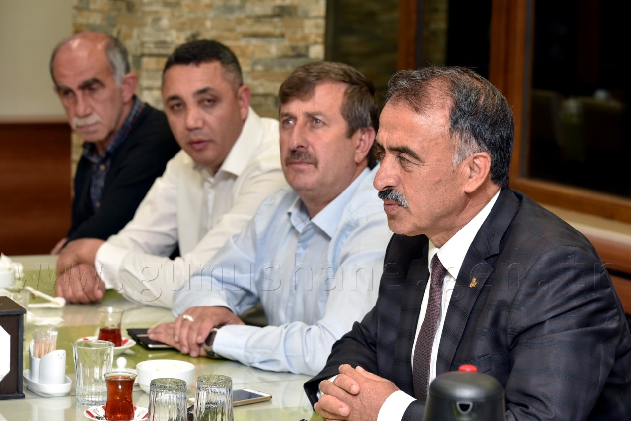 Milletvekili Canlı basınla buluştu 6