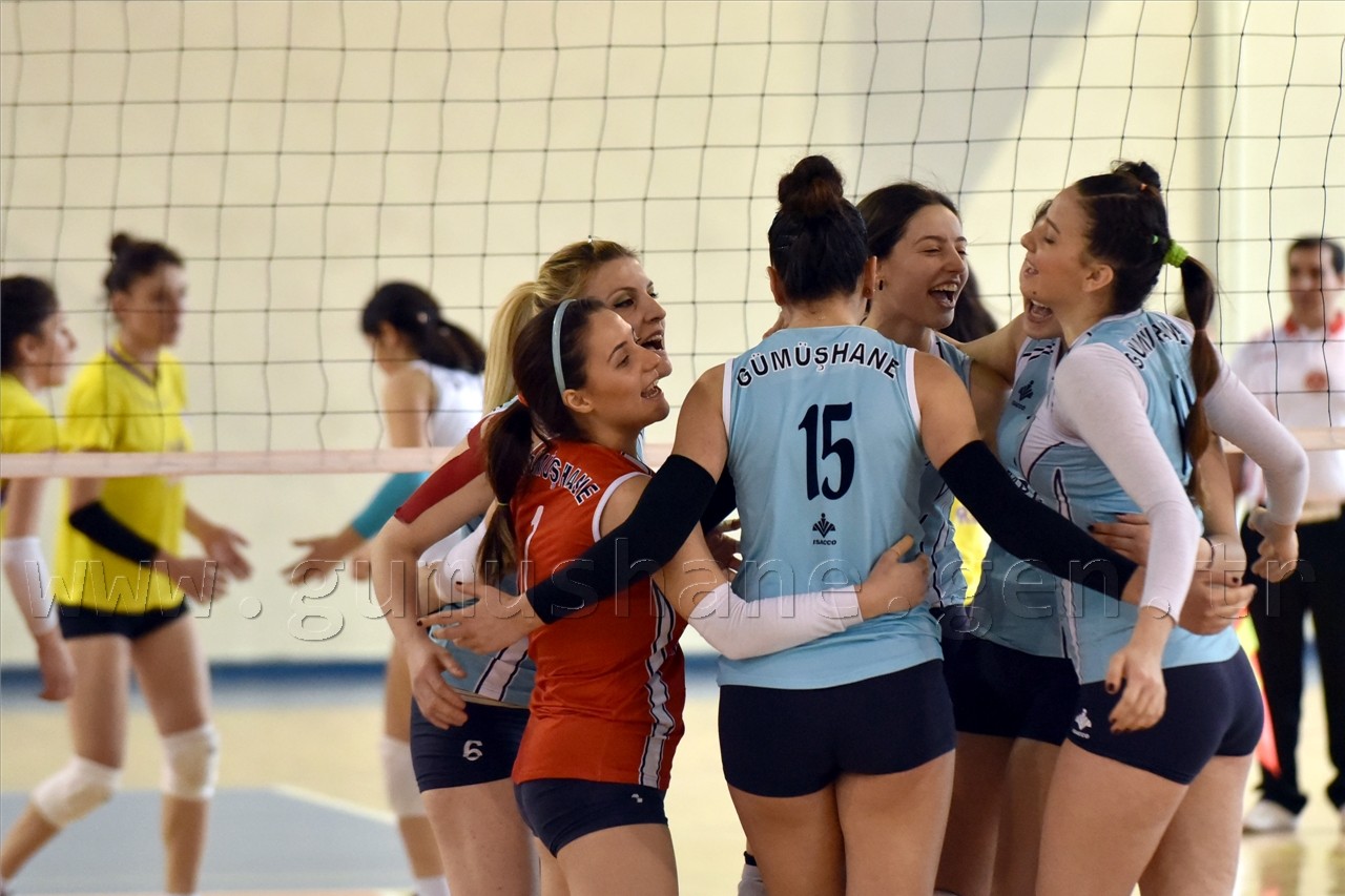 Gümüş Kızlar'dan altın değerinde galibiyet: 3-1 12