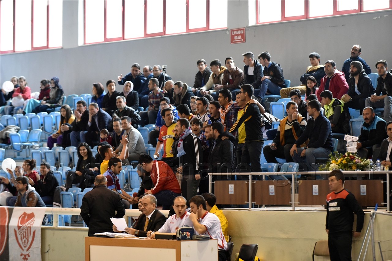 Gümüş Kızlar'dan altın değerinde galibiyet: 3-1 14