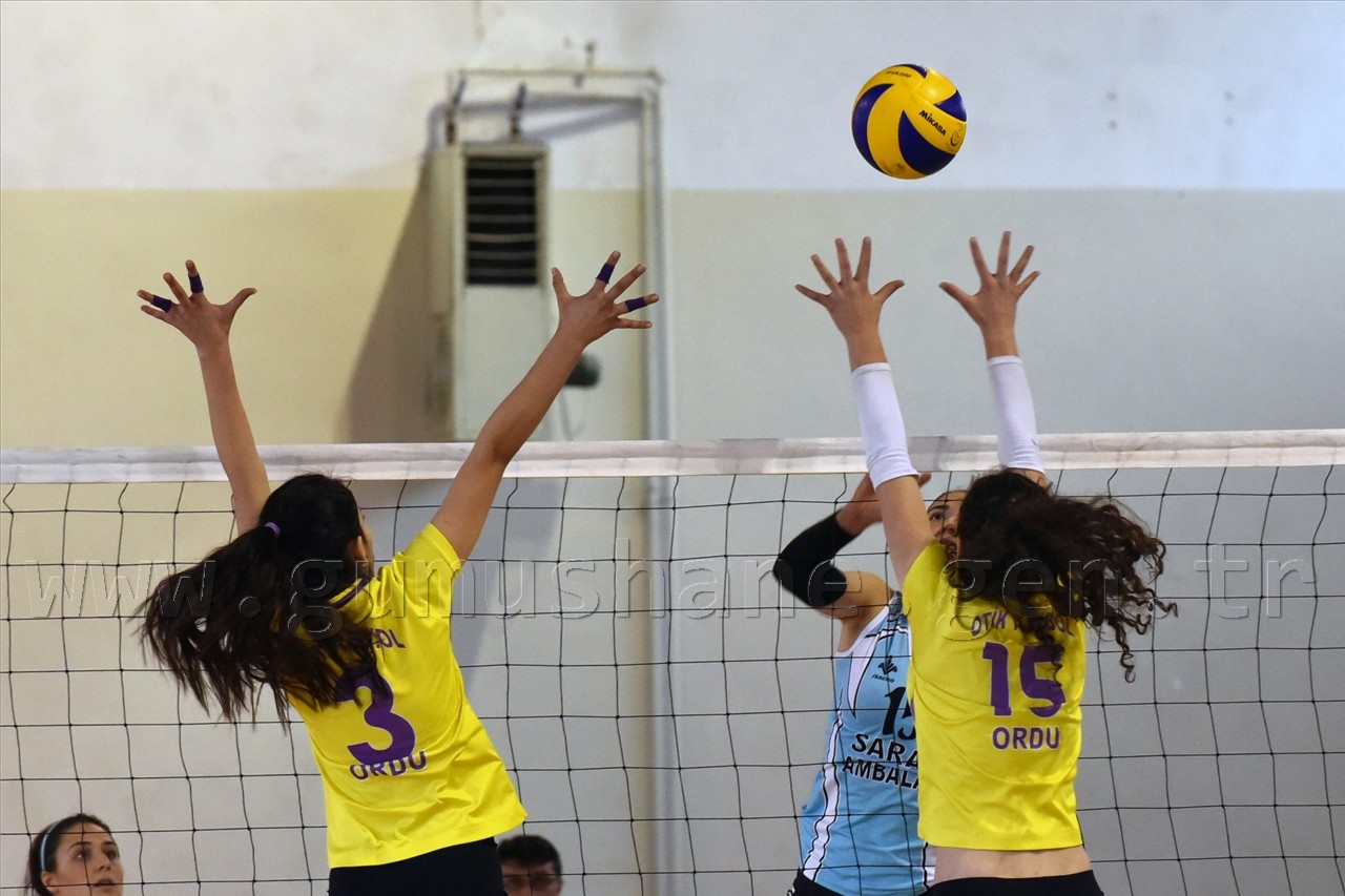 Gümüş Kızlar'dan altın değerinde galibiyet: 3-1 43