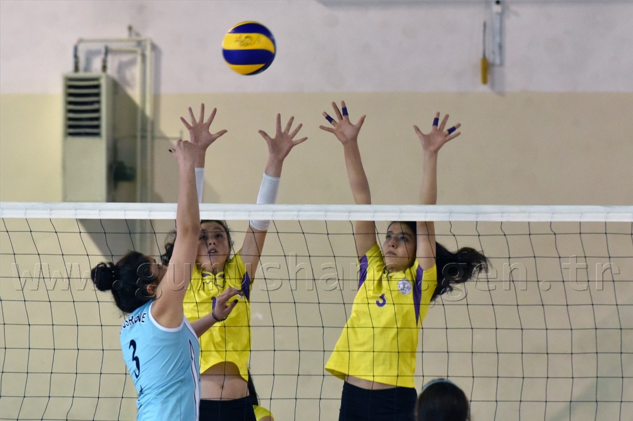 Gümüş Kızlar'dan altın değerinde galibiyet: 3-1 57
