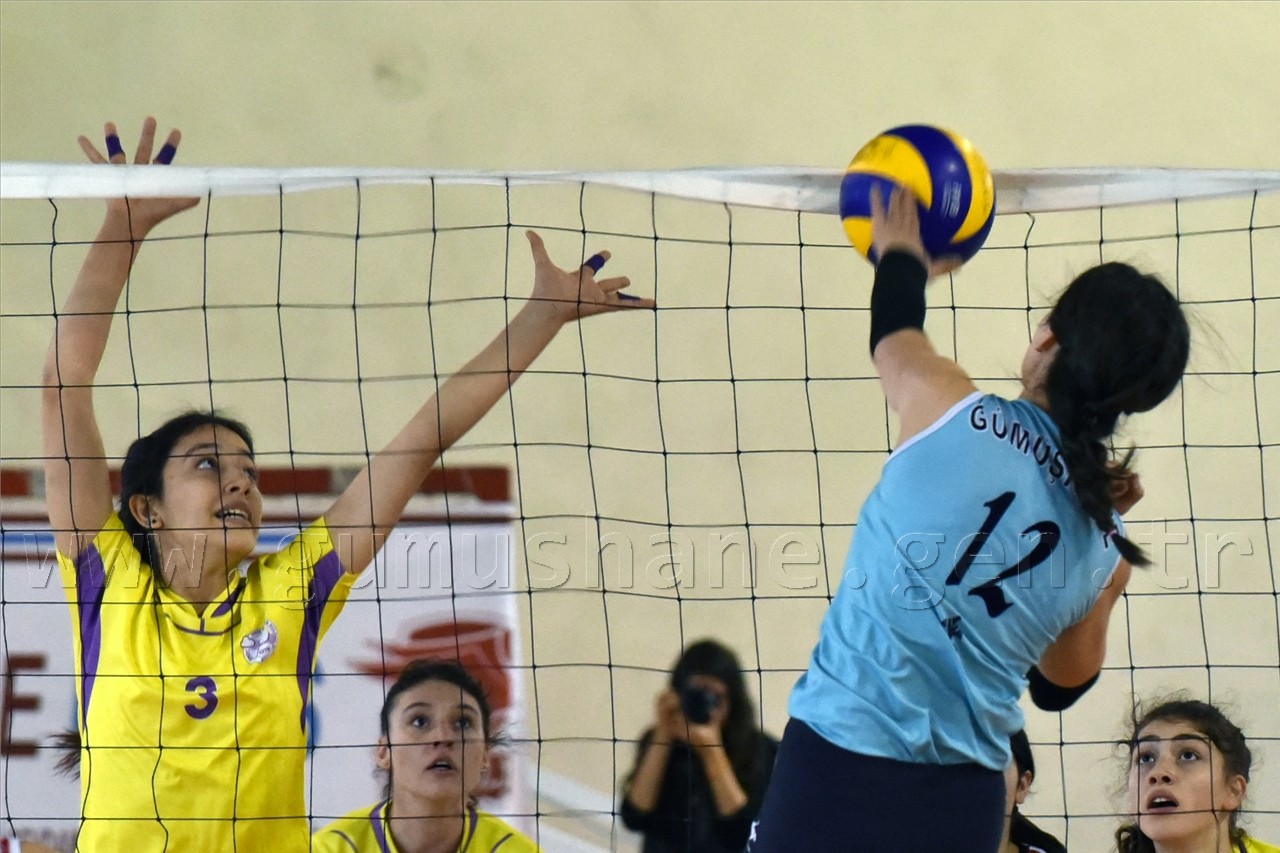 Gümüş Kızlar'dan altın değerinde galibiyet: 3-1 58