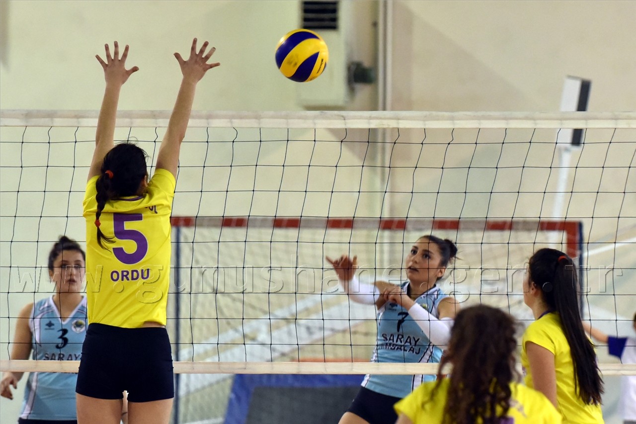 Gümüş Kızlar'dan altın değerinde galibiyet: 3-1 61