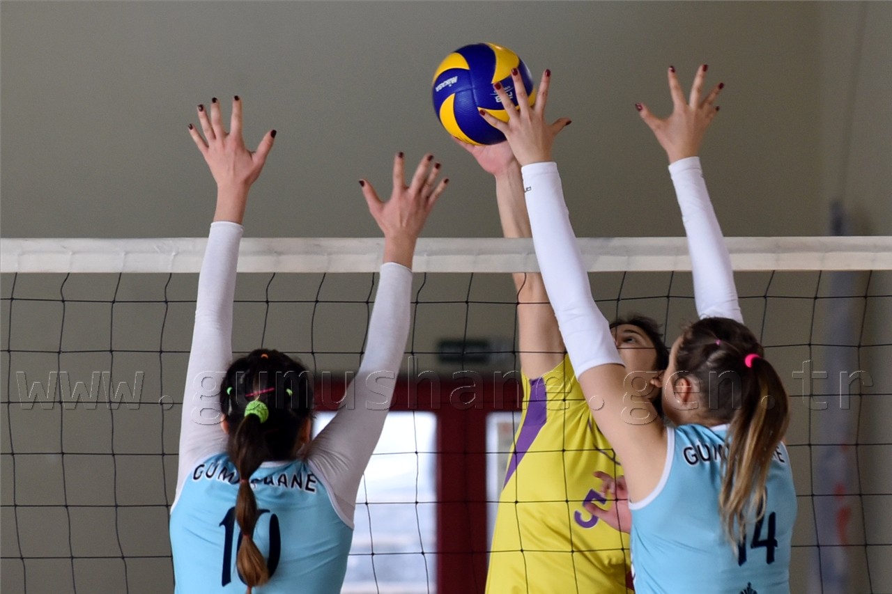 Gümüş Kızlar'dan altın değerinde galibiyet: 3-1 67