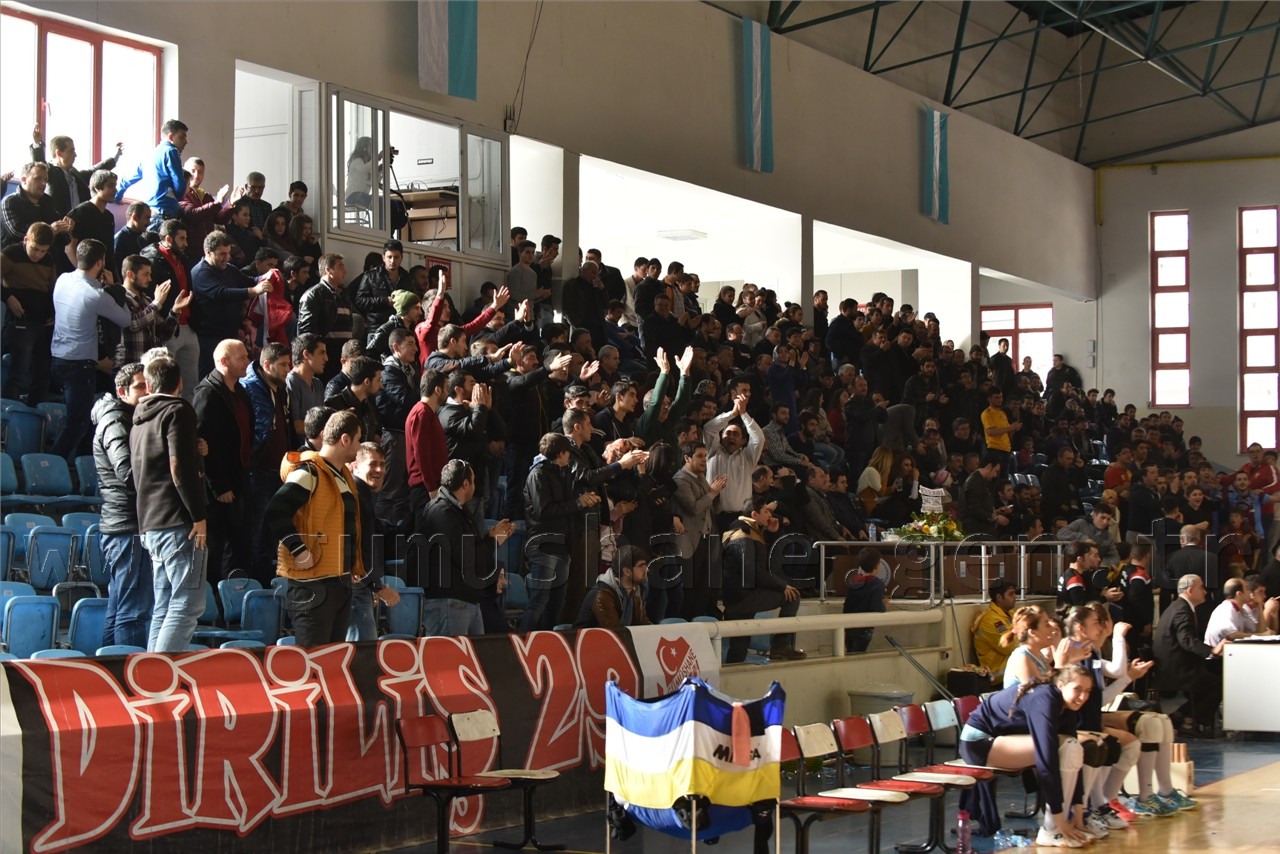 Gümüş Kızlar'dan altın değerinde galibiyet: 3-1 69