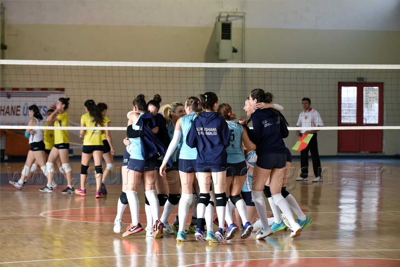 Gümüş Kızlar'dan altın değerinde galibiyet: 3-1 71