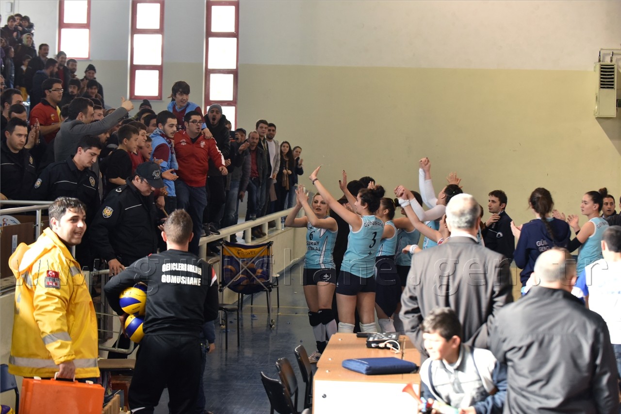 Gümüş Kızlar'dan altın değerinde galibiyet: 3-1 72