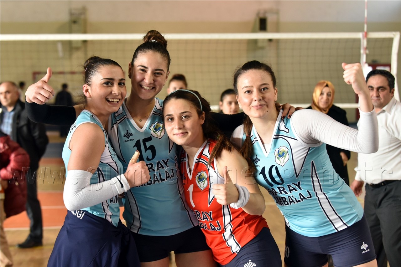 Gümüş Kızlar'dan altın değerinde galibiyet: 3-1 74