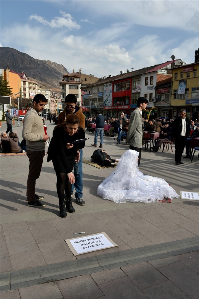 Kadına Şiddete Sokak Tiyatrosuyla Dikkat Çektiler 2