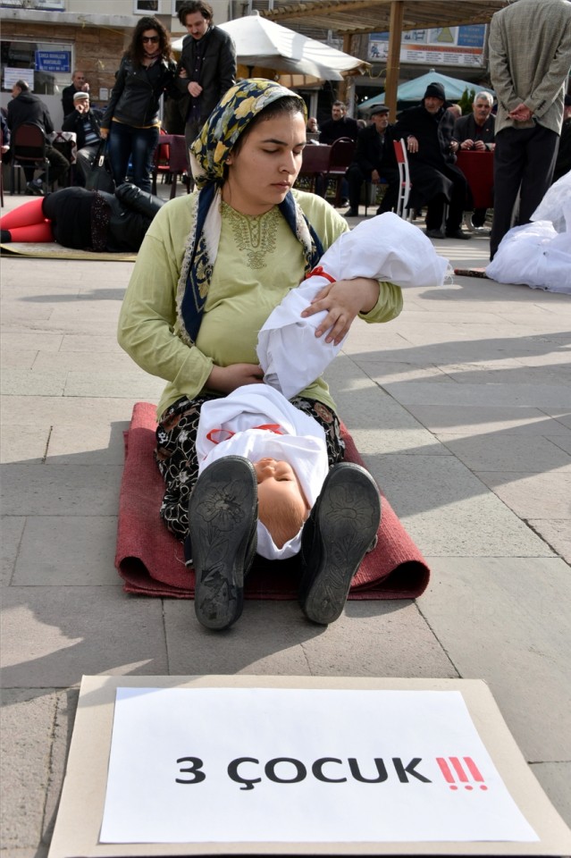 Kadına Şiddete Sokak Tiyatrosuyla Dikkat Çektiler 5