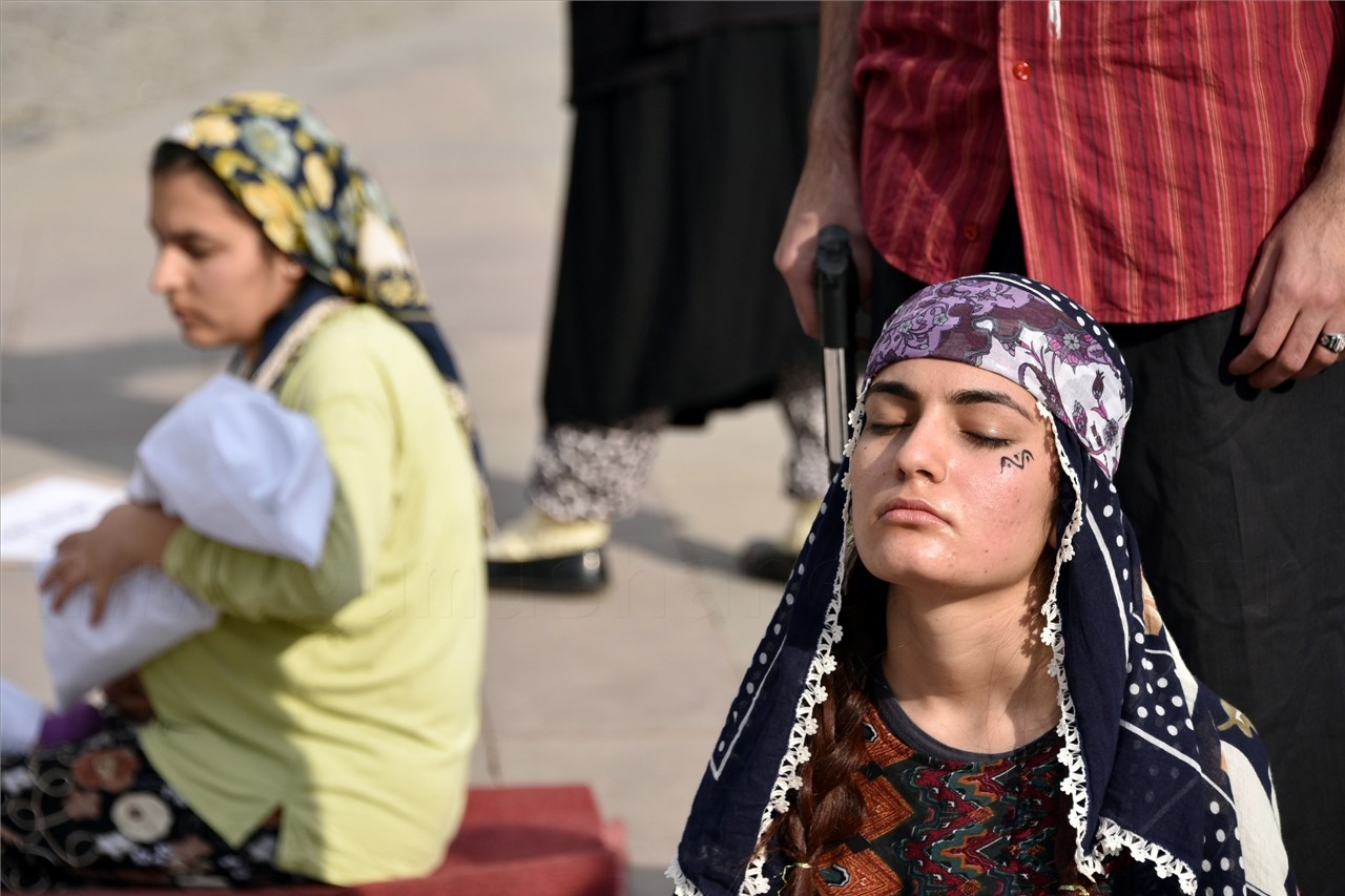 Kadına Şiddete Sokak Tiyatrosuyla Dikkat Çektiler 8