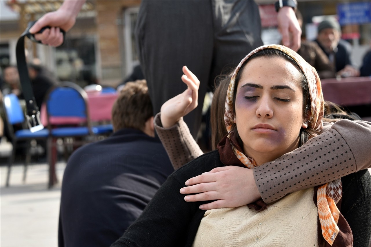 Kadına Şiddete Sokak Tiyatrosuyla Dikkat Çektiler 9