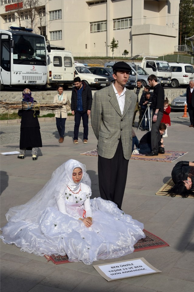 Kadına Şiddete Sokak Tiyatrosuyla Dikkat Çektiler 10