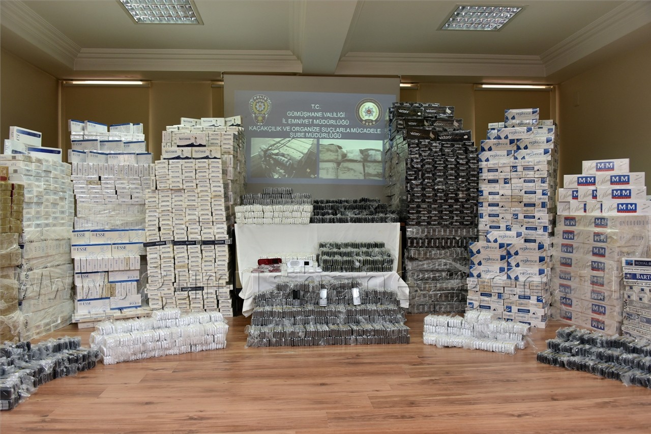 Bordür Taşı İçinde Sigara ve Cep Telefonu Kaçakçılığını da Gördük 5