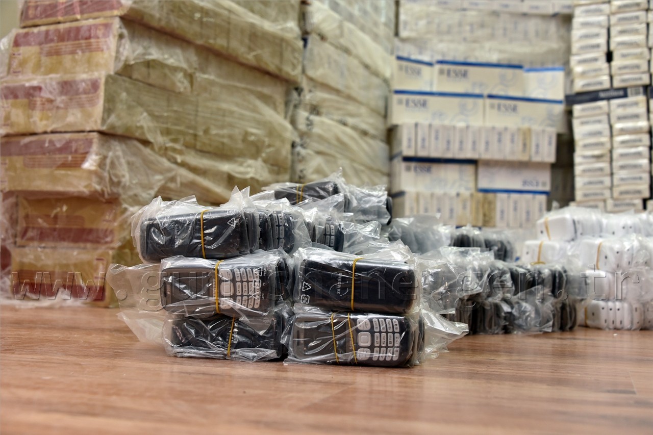 Bordür Taşı İçinde Sigara ve Cep Telefonu Kaçakçılığını da Gördük 7