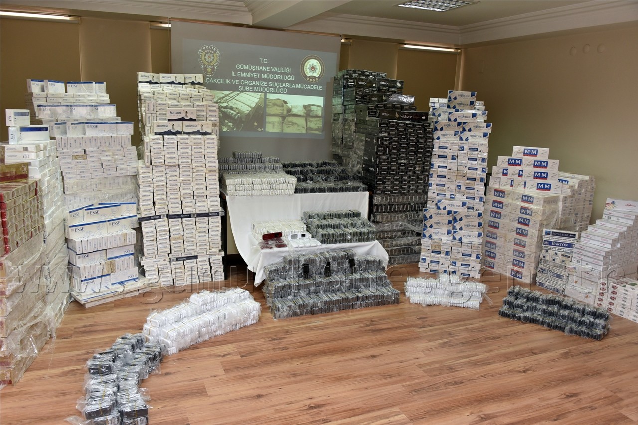 Bordür Taşı İçinde Sigara ve Cep Telefonu Kaçakçılığını da Gördük 8