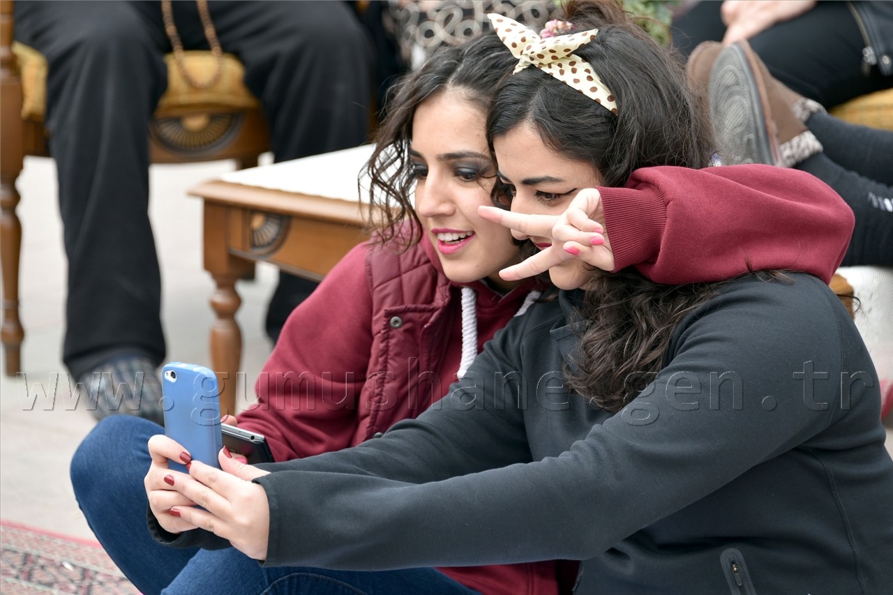 Aile içinde gurbeti yaşıyoruz 8