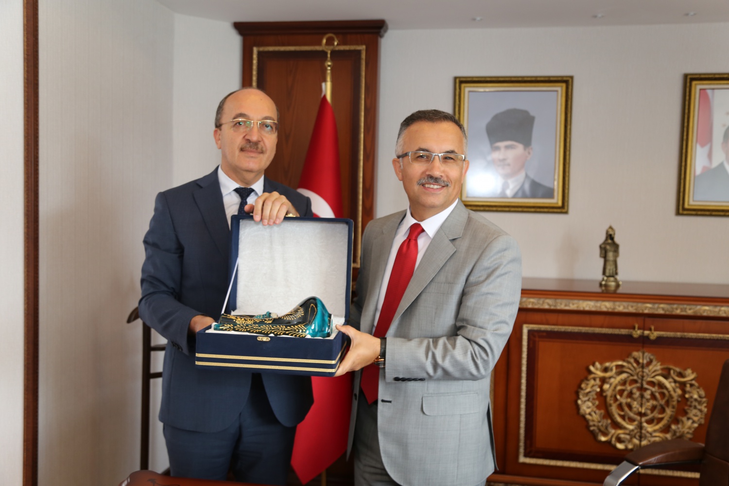 Rektör Zeybek’ten Rize’de önemli ziyaretler 6