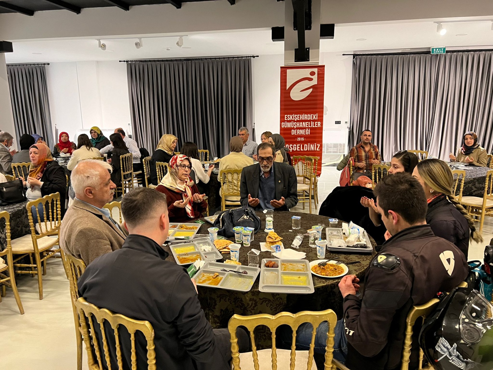 Eskişehir’deki Gümüşhaneliler iftarda bir araya geldiler 5