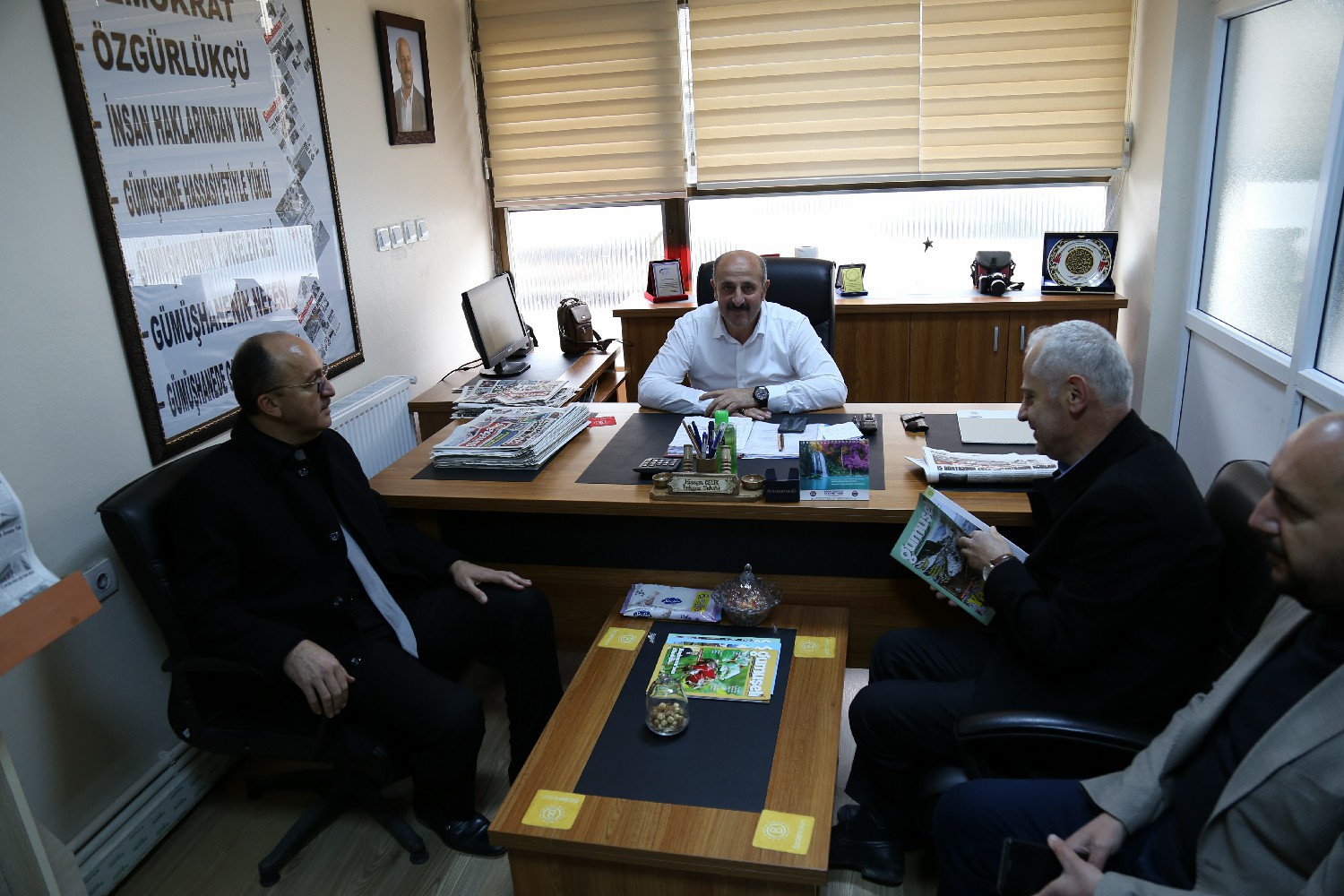 Rektör Zeybek’ten yerel gazetelere ziyaret  6