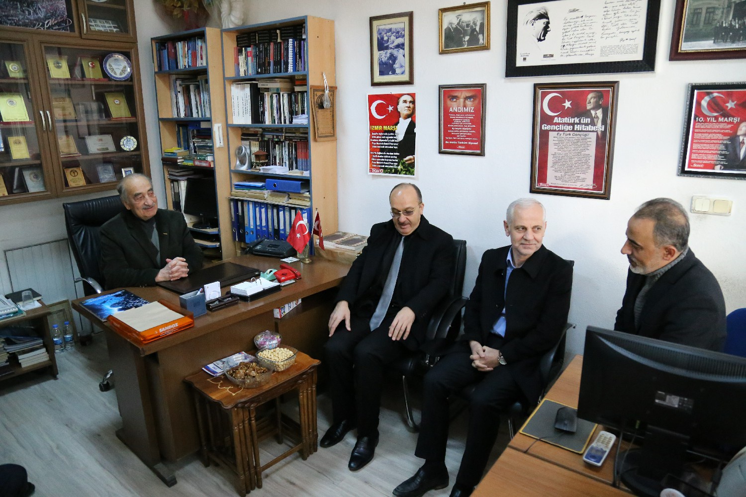 Rektör Zeybek’ten yerel gazetelere ziyaret  5