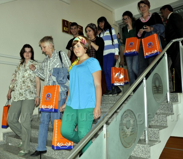 Romanyalı Öğrenciler Rektör Günaydın'ı Ziyaret Etti 8