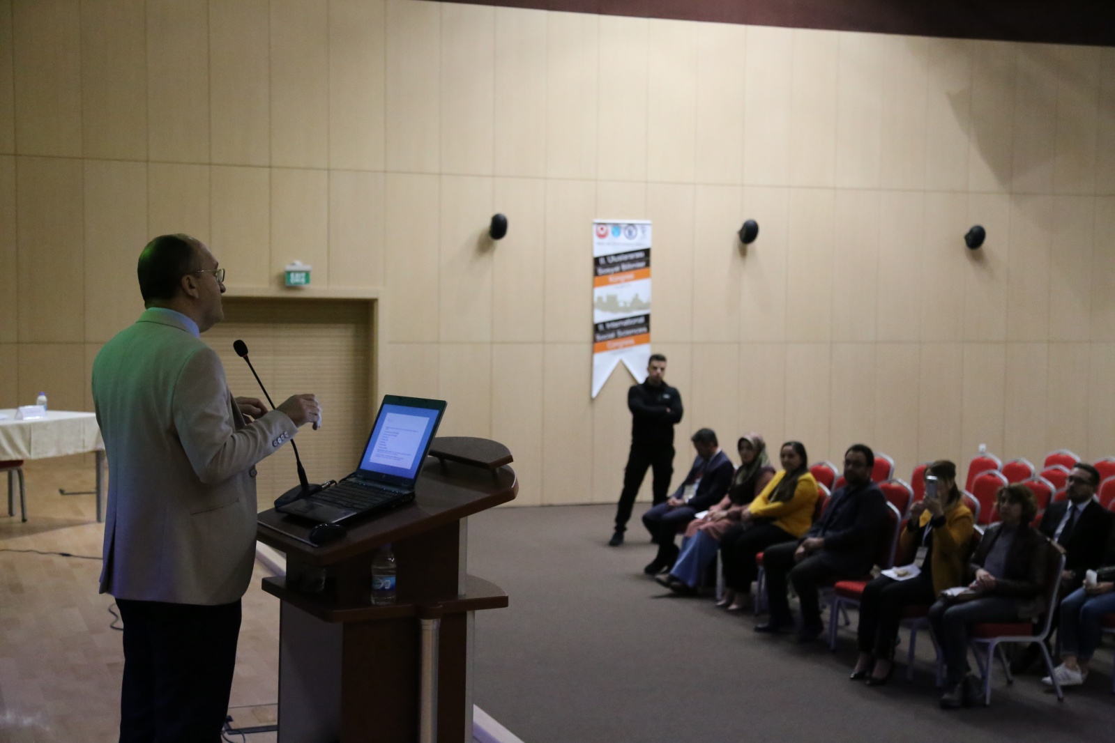 Rektör Zeybek Kongreye 3 çalışmayla katkıda bulundu 4