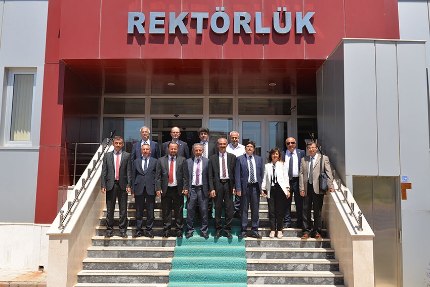 Rektör Zeybek’ten KMÜ’yü ziyaret etti 2