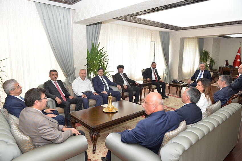 Rektör Zeybek’ten KMÜ’yü ziyaret etti 1