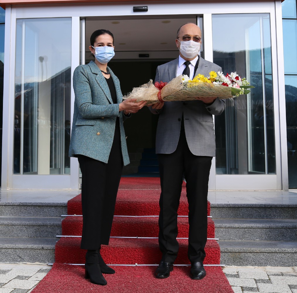 Rektör Zeybek teşekkür etti 2