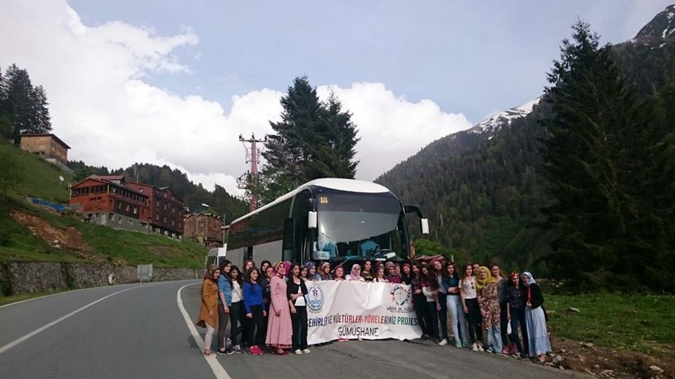 Gümüşhane'de 520 genç çevre illeri gezdi 10