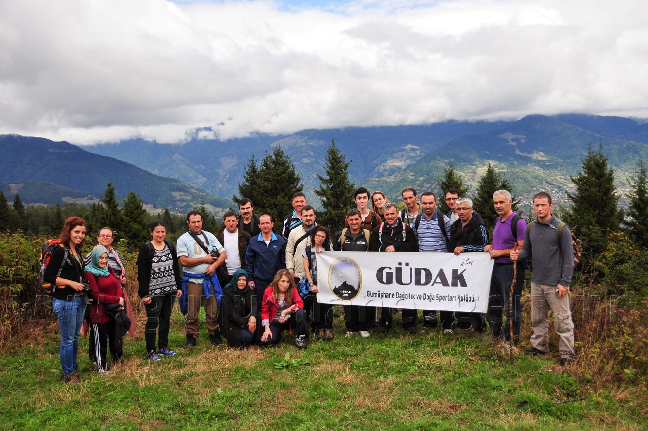 Gümüşhaneli Dağcılar Örümcek Ormanlarında Yürüdü 8